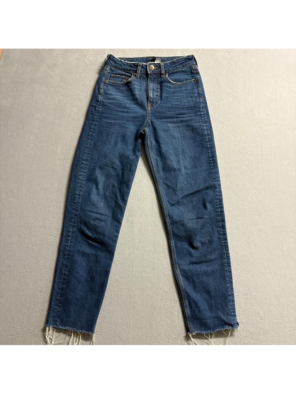 H&M Divided High Waisted Crop Jeans Womens Size 4 Blue Denim Raw Hem Stretch